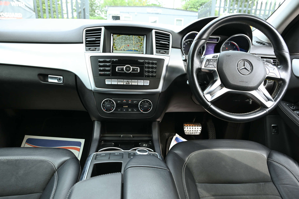 Mercedes-Benz M Class Amg Line White #11