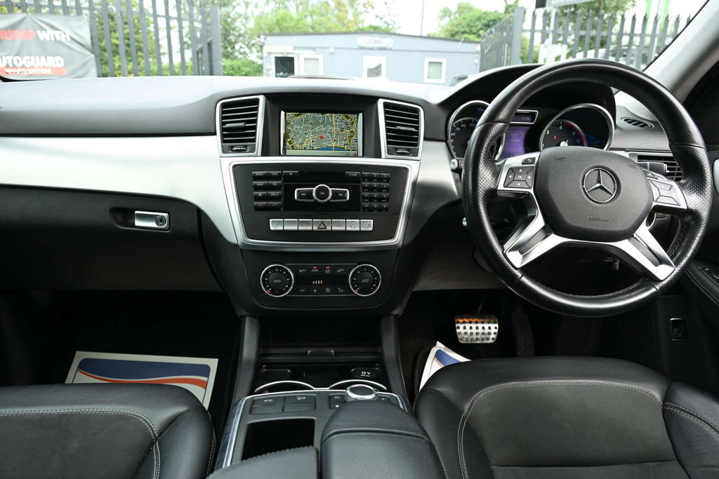 Mercedes-Benz M Class Amg Line White #31