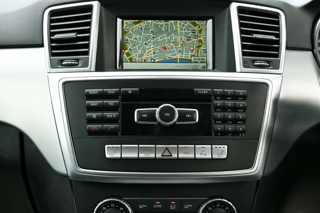 Mercedes-Benz M Class Amg Line White #14