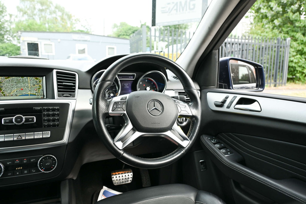 Mercedes-Benz M Class Amg Line White #15