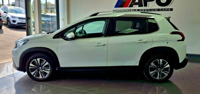 Peugeot 2008 2018 1.2 Puretech Allure Premium Suv Ma White #2