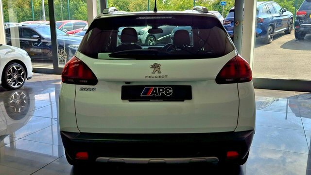 Peugeot 2008 2018 1.2 Puretech Allure Premium Suv Ma White #4