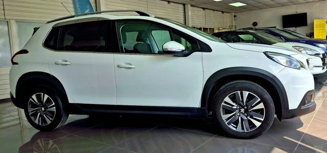 Peugeot 2008 2018 1.2 Puretech Allure Premium Suv Ma White #6