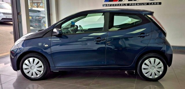 Toyota Aygo 2015 1.0 Vvt-i X-play Hatchback Blue