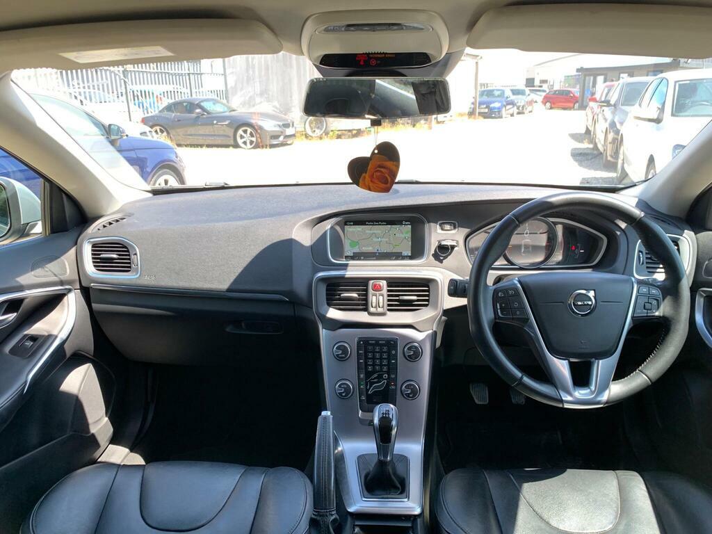 Volvo V40 2.0 D2 Inscription Euro 6 S S Silver #2