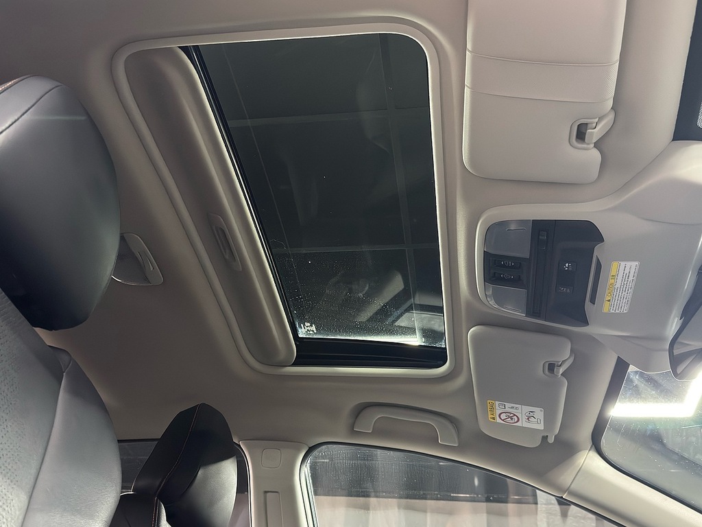Subaru XV Hatchback White #18