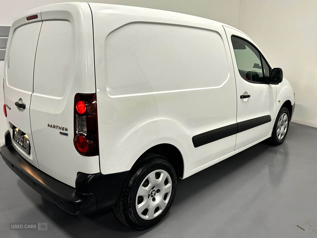 Peugeot Partner Panel Van White #9