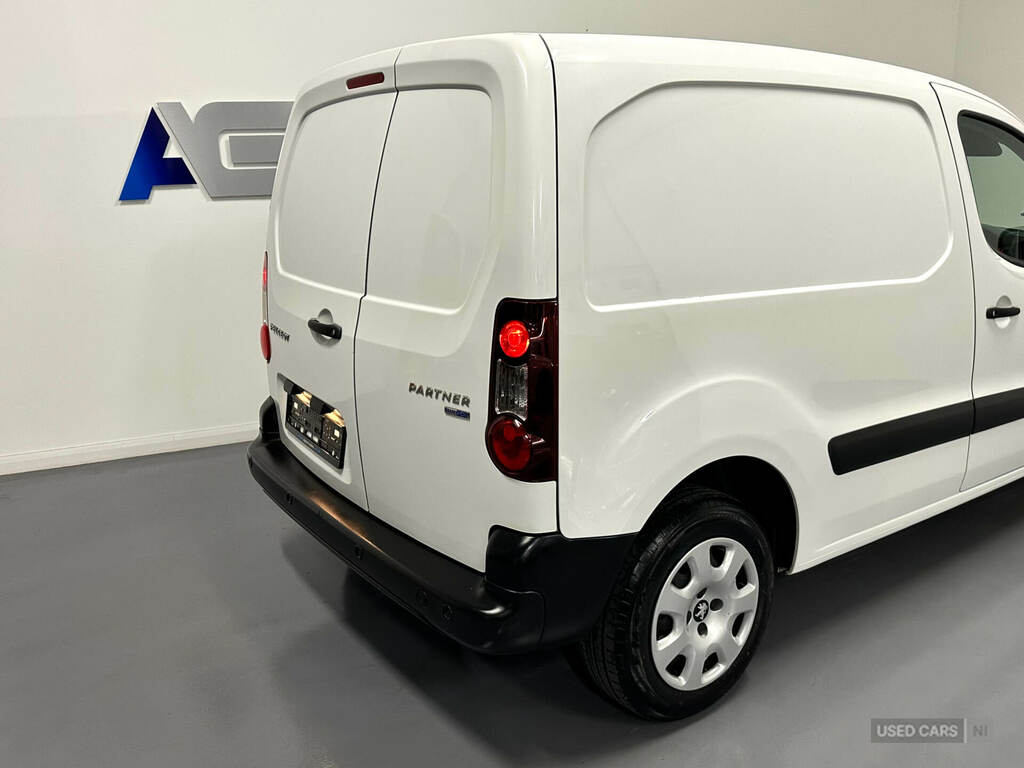 Peugeot Partner Panel Van White #11