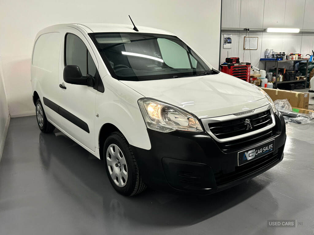 Peugeot Partner 850 1.6 Bluehdi 100 Professional Van Non Ss White #4