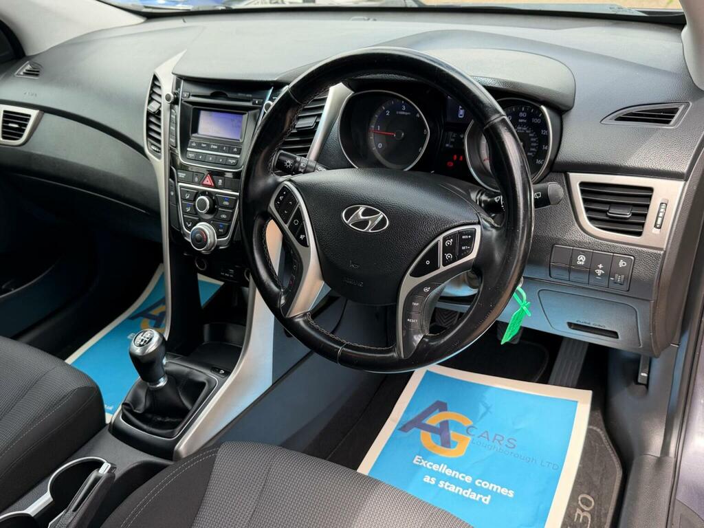 Hyundai I30 1.6 Crdi Blue Drive Se Euro 6 Ss Grey #3