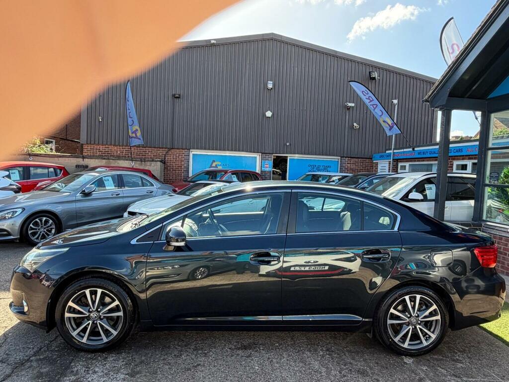 Toyota Avensis 2.0 D-4d Icon Euro 5 Red #43
