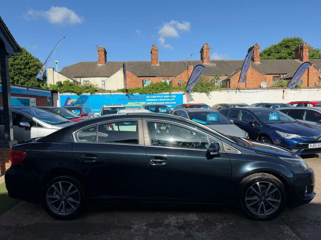 Toyota Avensis 2.0 D-4d Icon Euro 5 Red #51