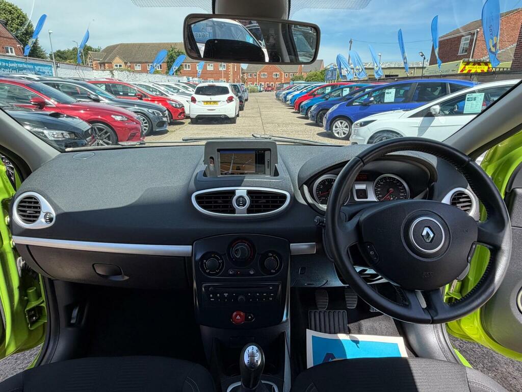 Renault Clio Hatchback 1.2 Tce Dynamique Tomtom Euro 5 201 Green #2
