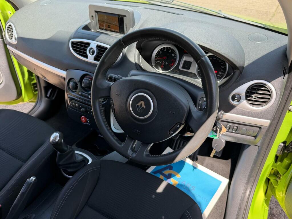 Renault Clio Hatchback 1.2 Tce Dynamique Tomtom Euro 5 201 Green #3