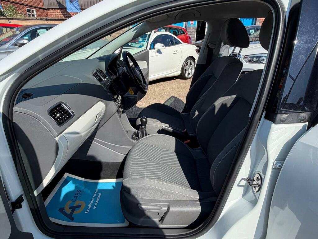 Volkswagen Polo Hatchback 1.2 Tsi Bluemotion Tech Se Design Euro 6 YH15HYV White #4