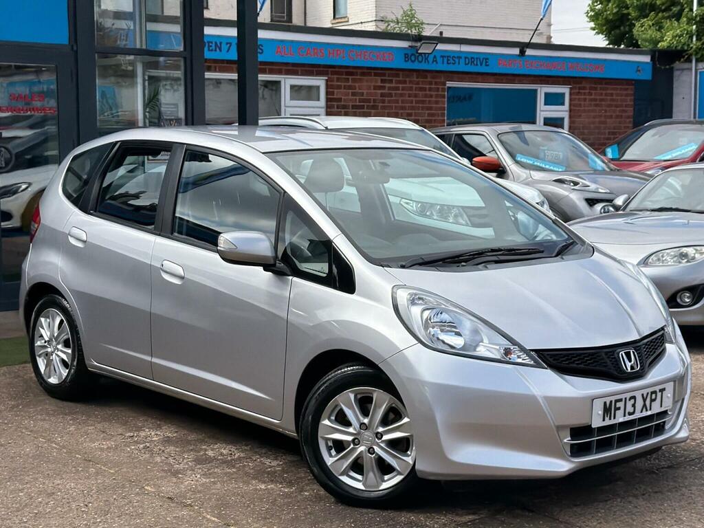 Honda Jazz Hatchback 1.4 I-vtec Es Cvt Euro 5 201313 Silver
