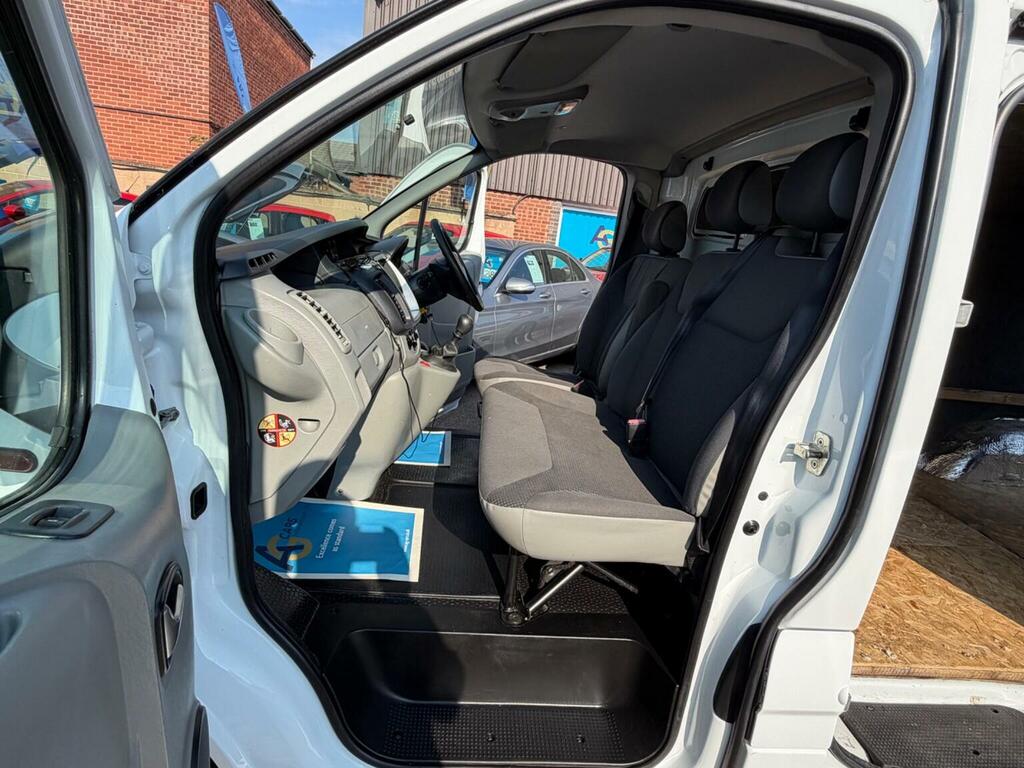 Vauxhall Vivaro 2014 Van #2