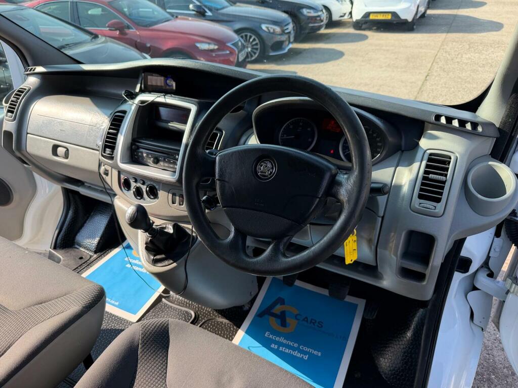 Vauxhall Vivaro 2014 Van #3