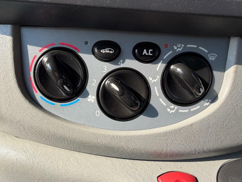 Vauxhall Vivaro 2014 Van #19