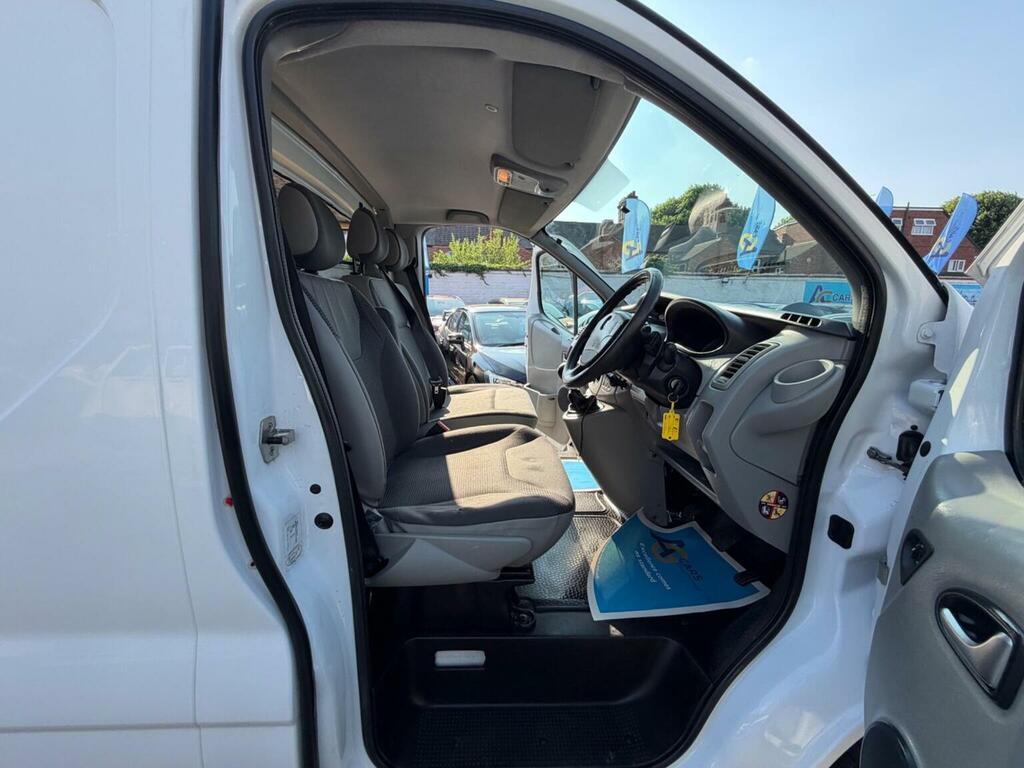 Vauxhall Vivaro 2014 Van #25