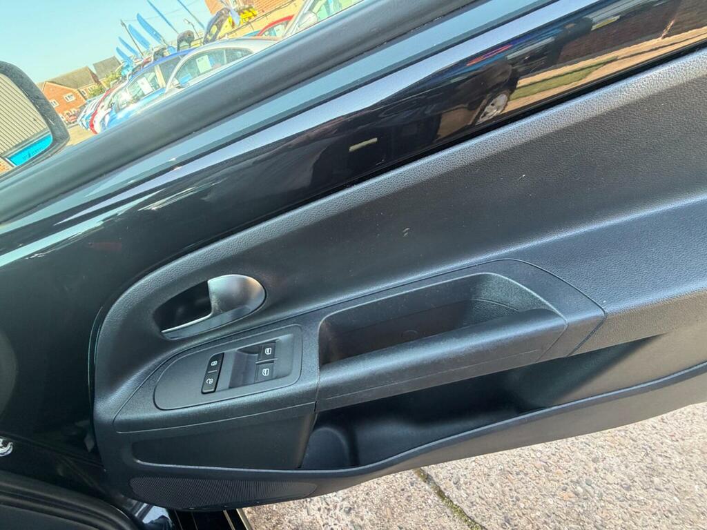 Volkswagen Up 1.0 Street Hatchback Euro 5 75 Silver #35