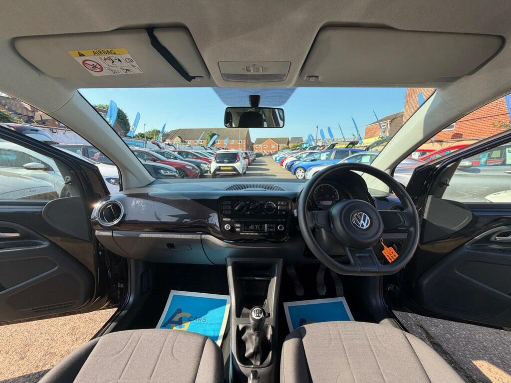 Volkswagen Up 1.0 Street Hatchback Euro 5 75 Silver #28