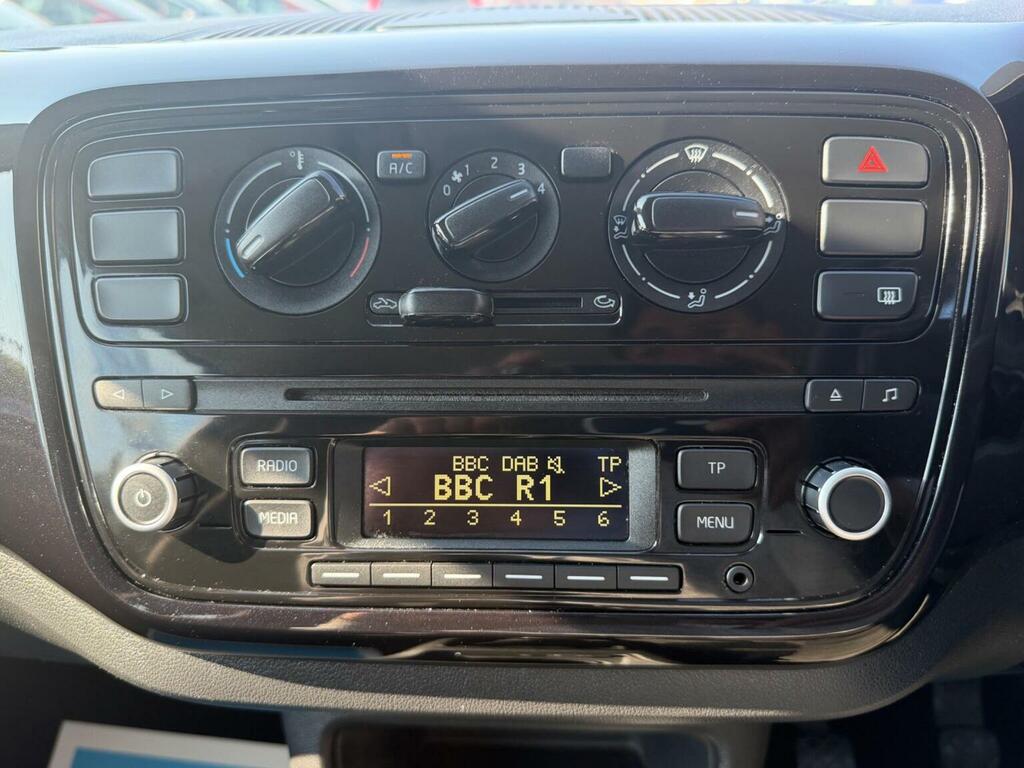 Volkswagen Up 1.0 Street Hatchback Euro 5 75 Silver #19