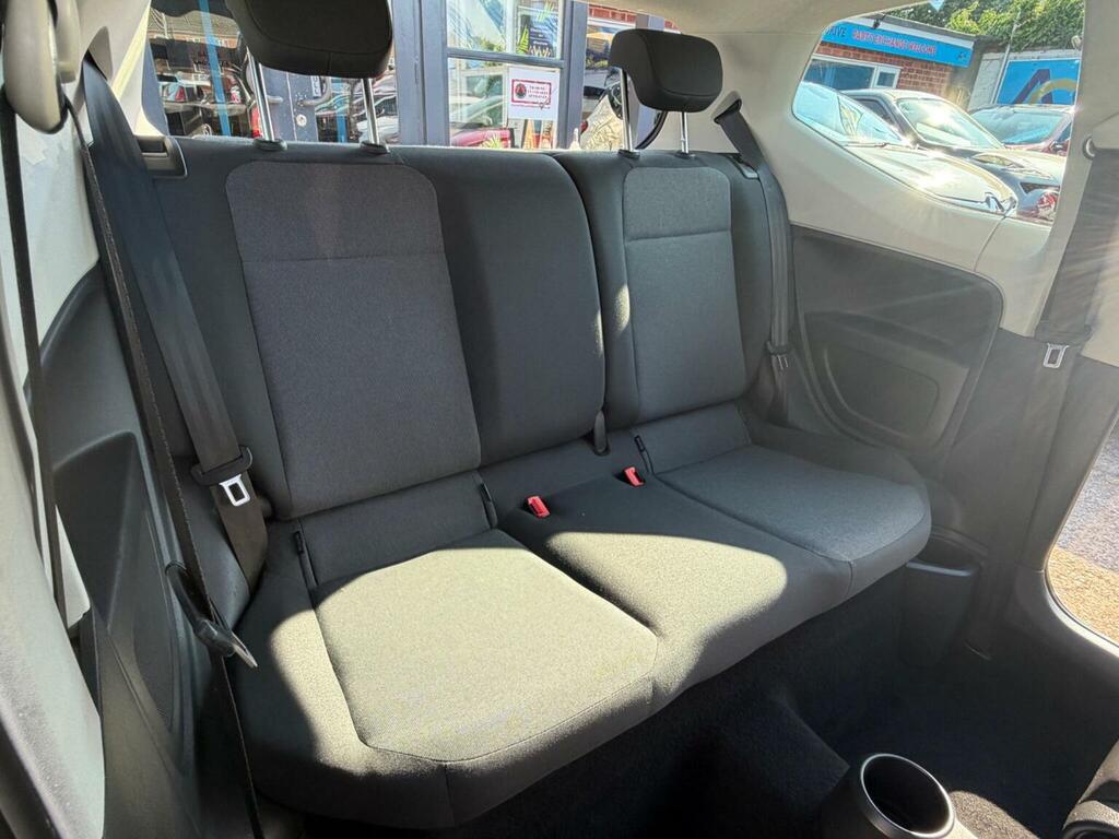 Volkswagen Up 1.0 Street Hatchback Euro 5 75 Silver #30