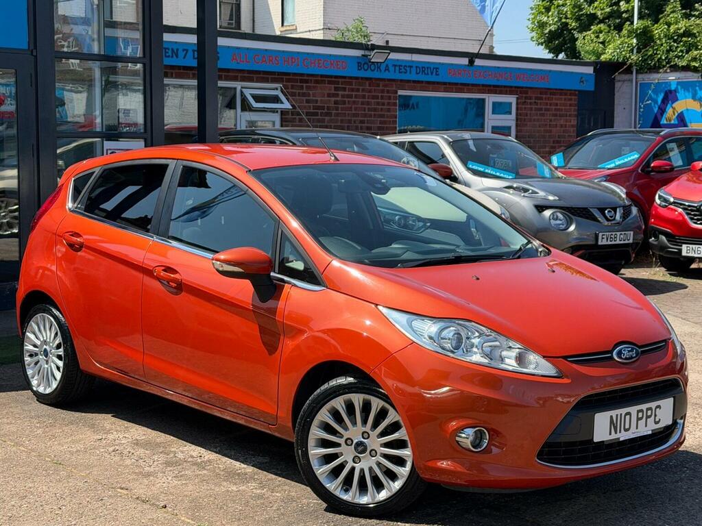 Ford Fiesta Hatchback 1.4 Titanium 201212 Red