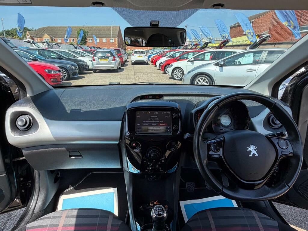 Peugeot 108 Hatchback 1.2 Vti Puretech Allure Euro 5 2014 Black #2