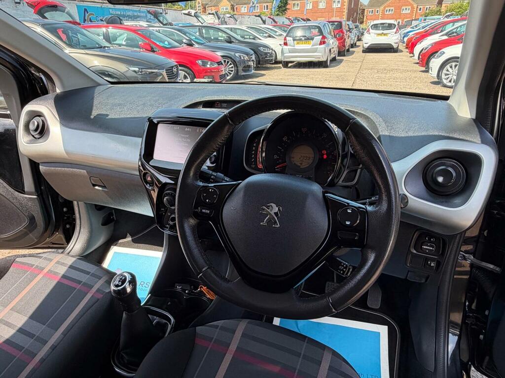 Peugeot 108 Hatchback 1.2 Vti Puretech Allure Euro 5 2014 Black #3