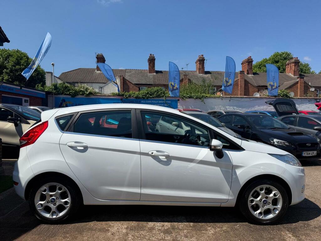 Ford Fiesta Hatchback 1.4 Zetec 201262 White #6