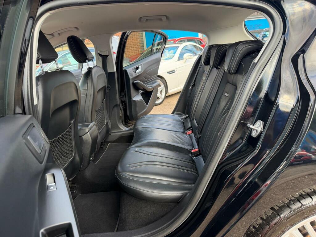 Ford Focus Hatchback 2.0 Ecoblue Vignale Euro 6 Ss EN19XDS Black #5