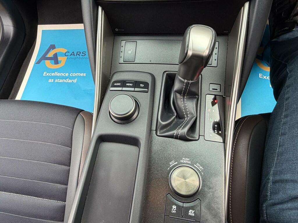 Lexus IS 2.5 E-cvt Euro 6 Ss  #27
