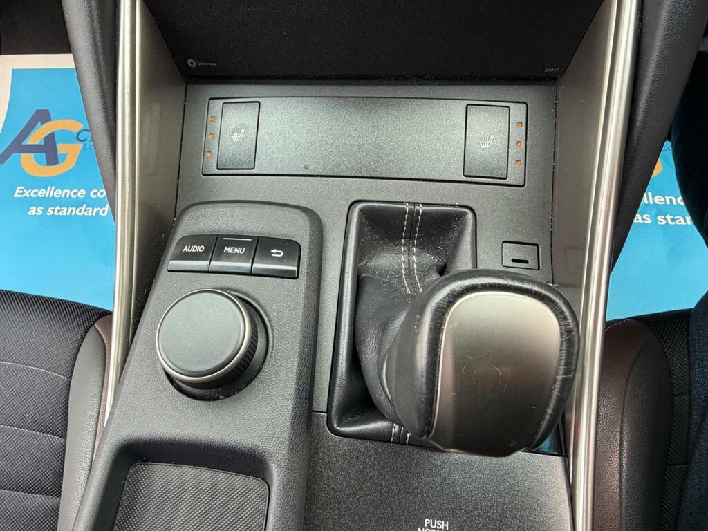 Lexus IS 2.5 E-cvt Euro 6 Ss  #31