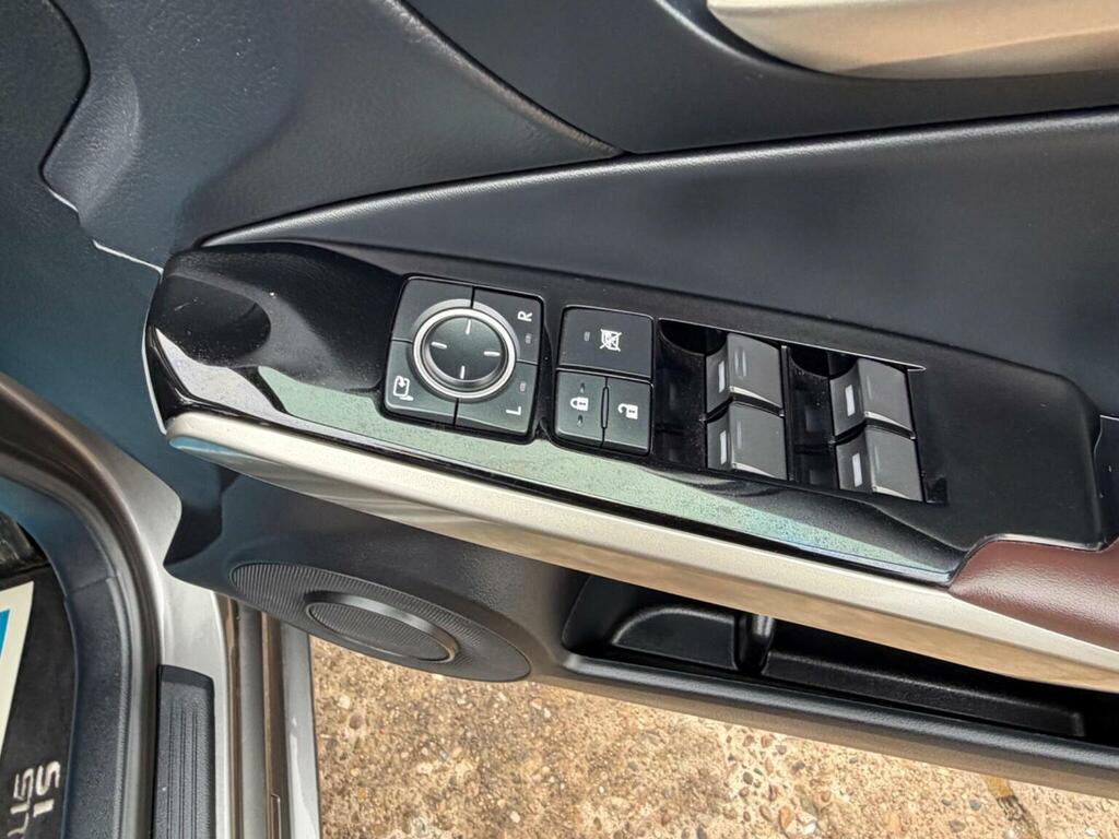 Lexus IS 2.5 E-cvt Euro 6 Ss  #26