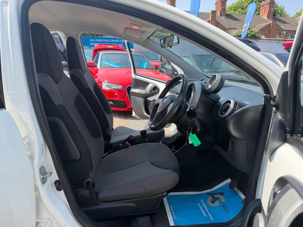 Toyota Aygo Fire Automatic White #25