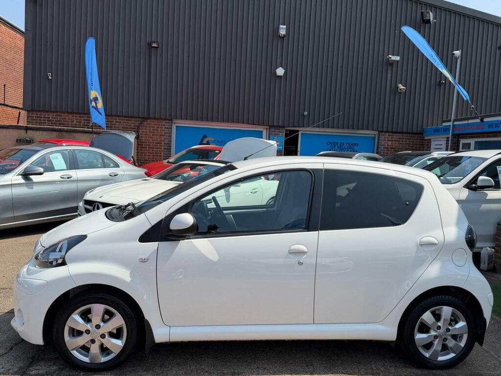 Toyota Aygo Fire Automatic White #45
