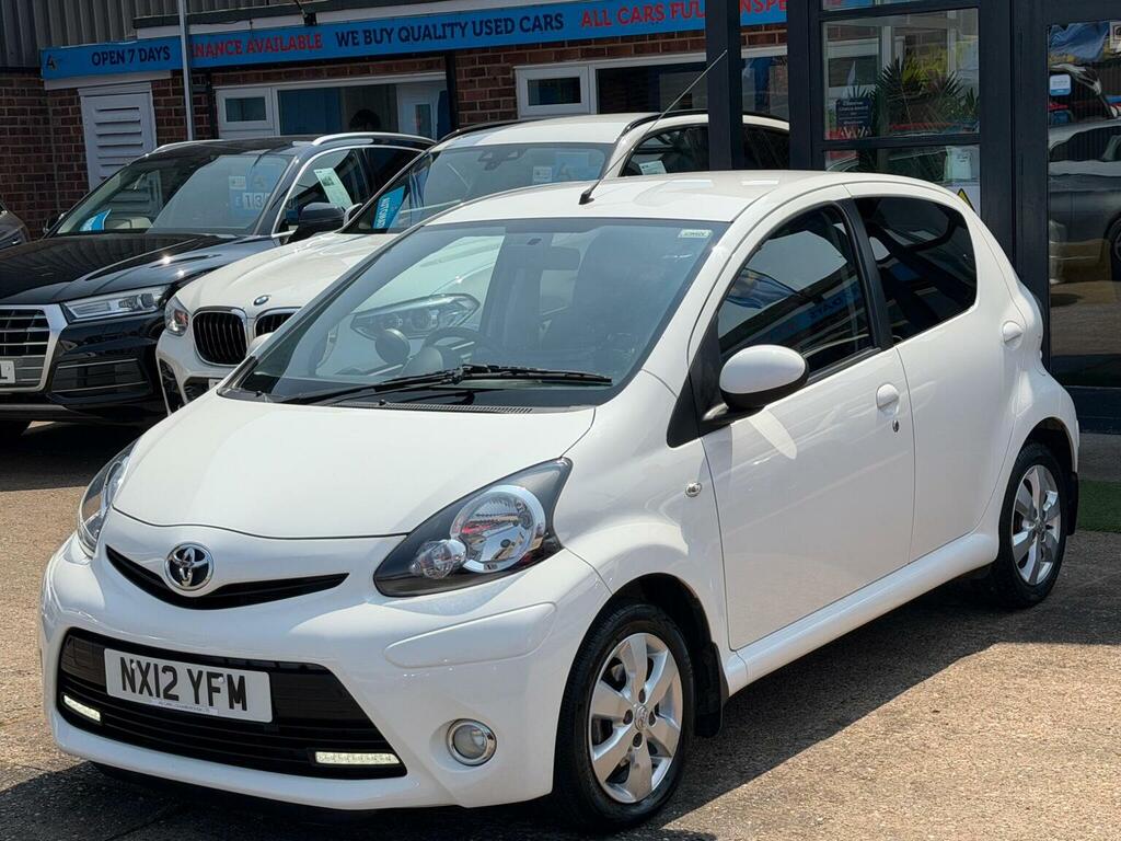 Toyota Aygo Fire Automatic White #41