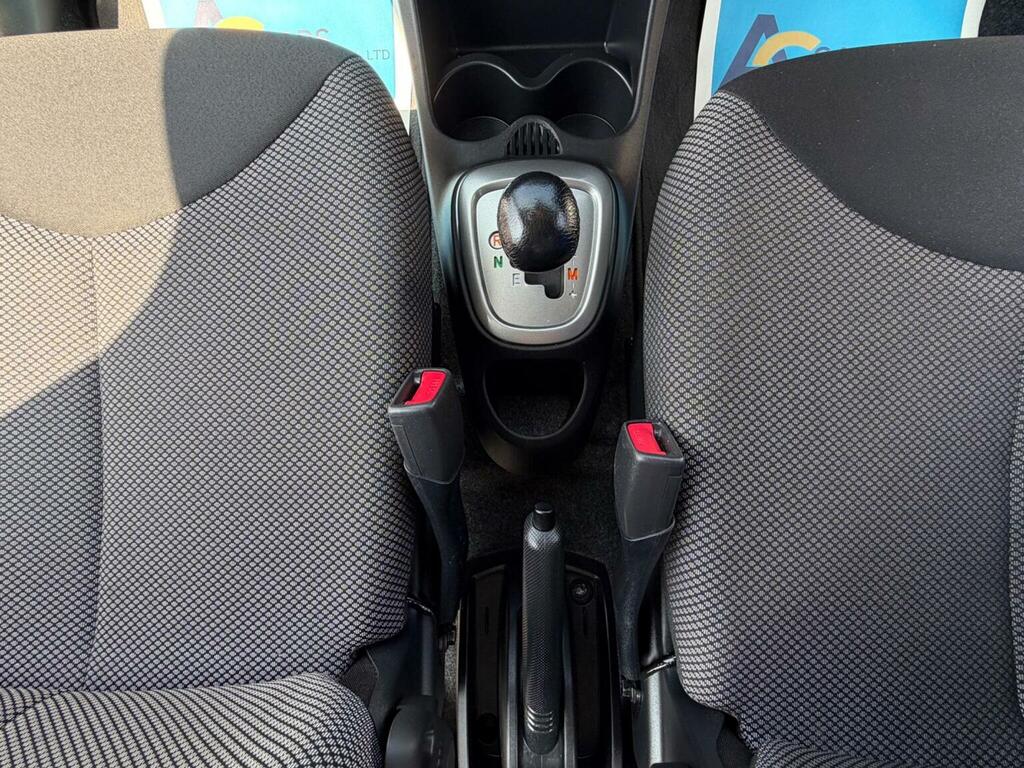 Toyota Aygo Fire Automatic White #29