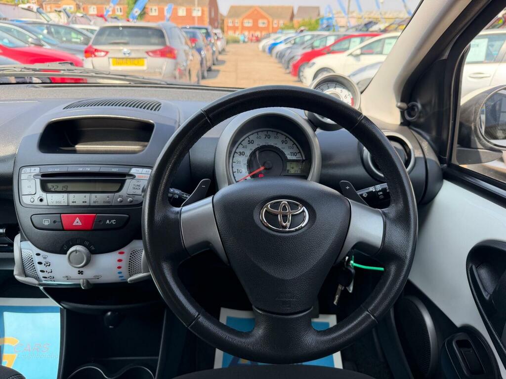 Toyota Aygo Fire Automatic White #18