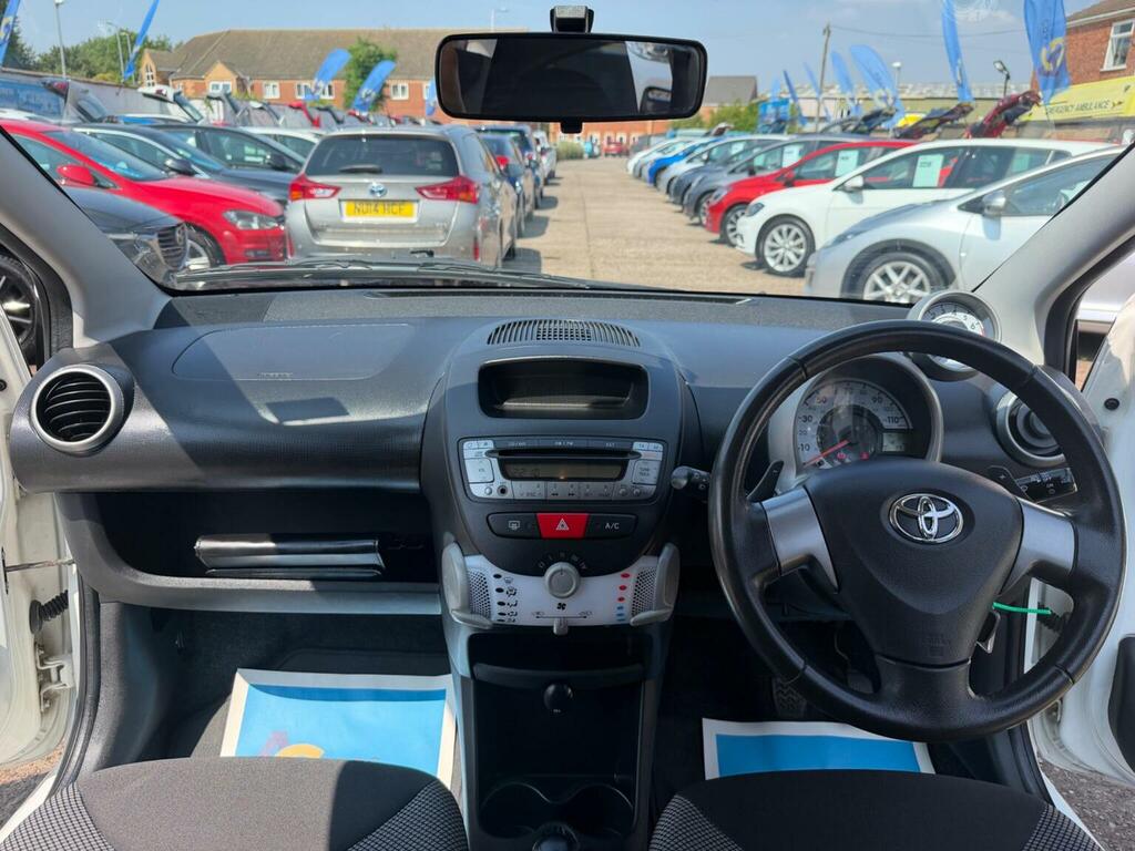 Toyota Aygo Fire Automatic White #31