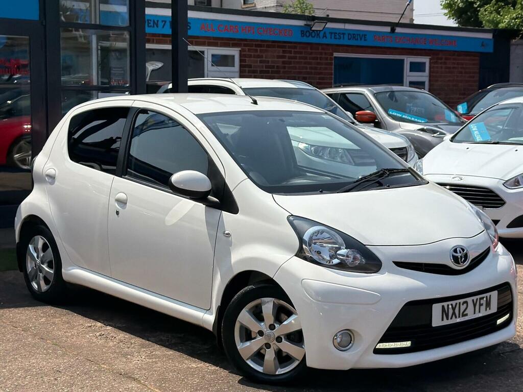 Toyota Aygo Fire Automatic White #8