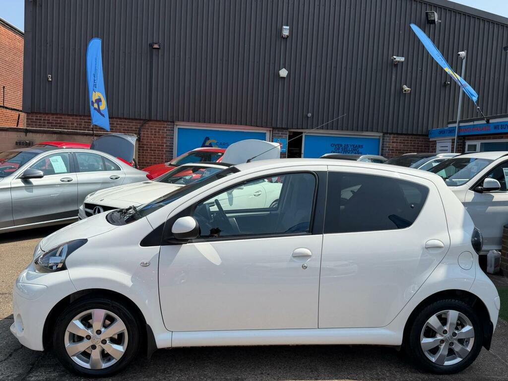 Toyota Aygo Fire Automatic White #7