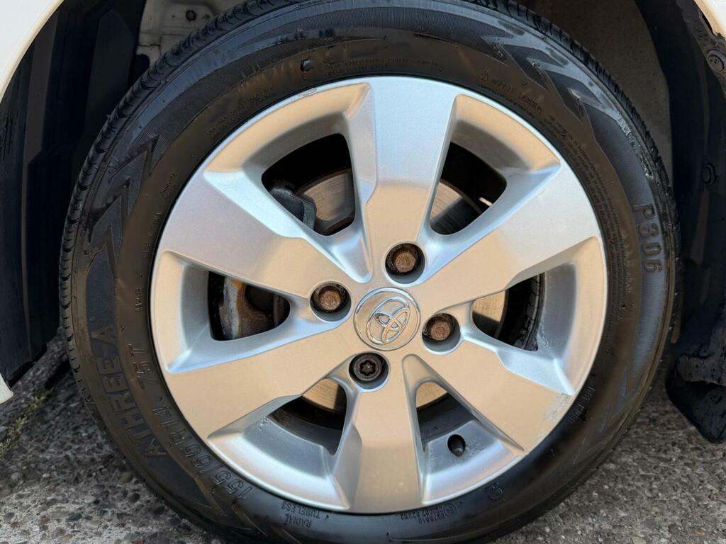 Toyota Aygo Fire Automatic White #48
