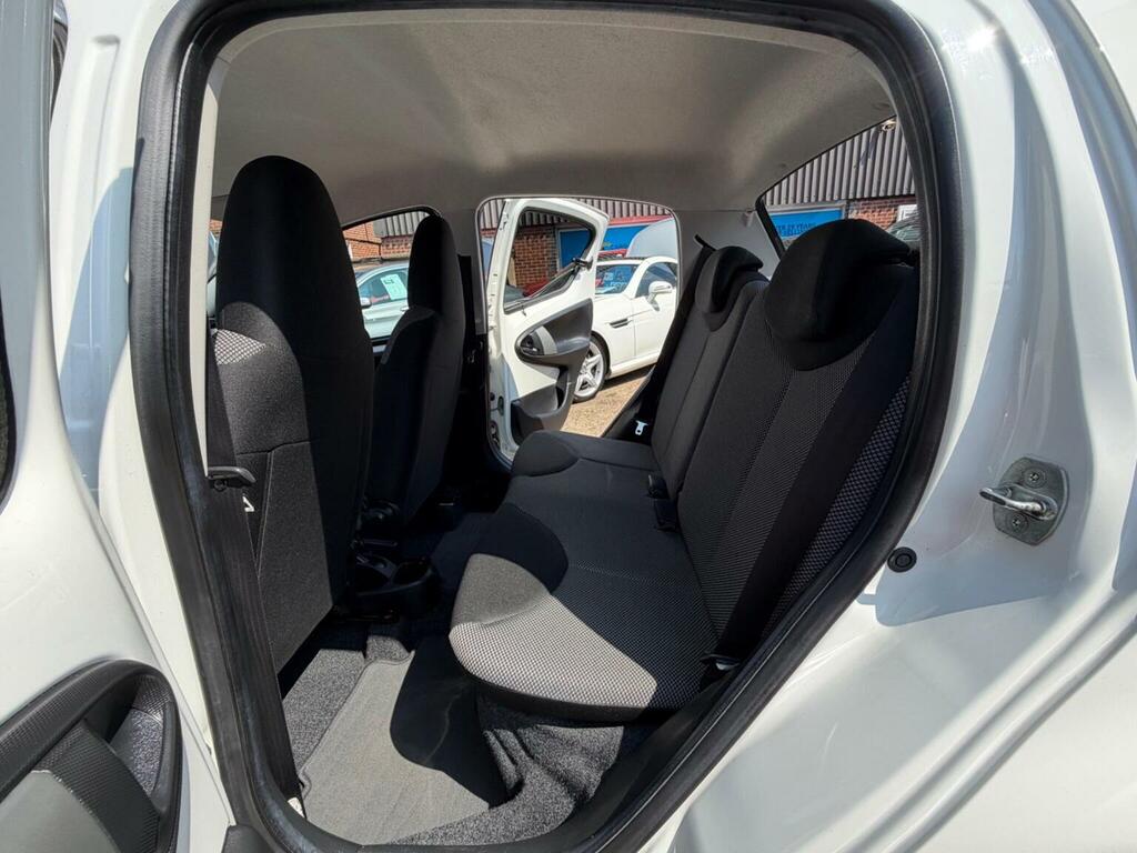 Toyota Aygo Fire Automatic White #32