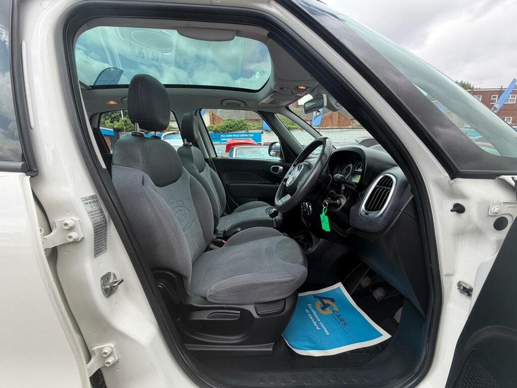 Fiat 500L Easy White #42