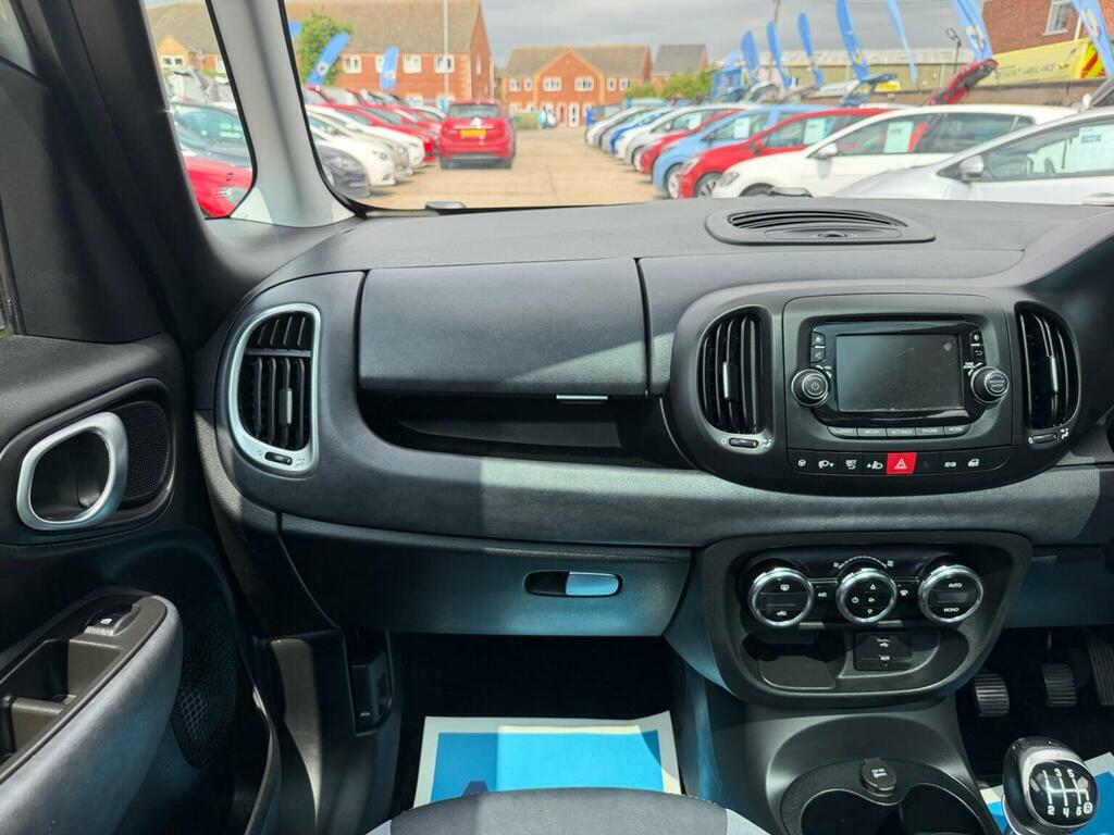Fiat 500L Easy White #27