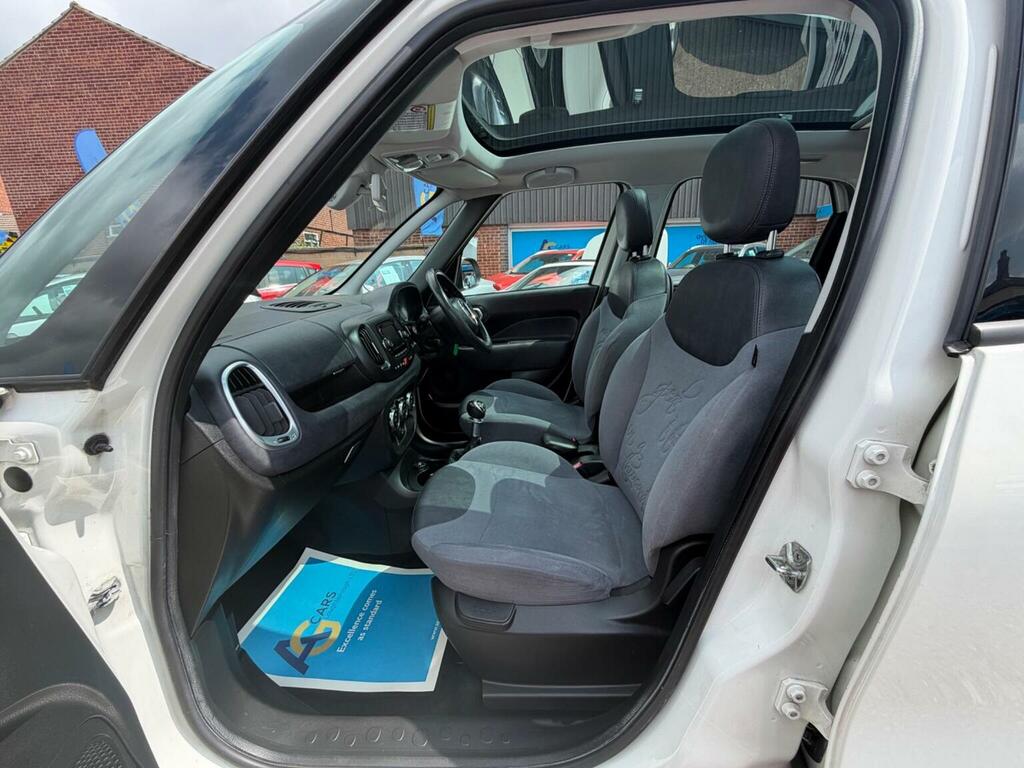 Fiat 500L Easy White #32