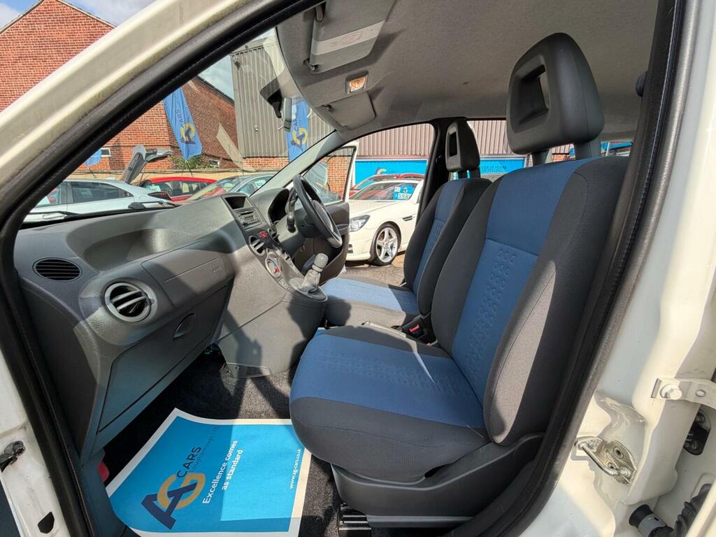 Fiat Panda Pop 5-Door White #20